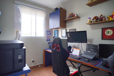 Sala de apartamento à venda com 2 quartos, 40m² em Santa Fé, Porto Alegre