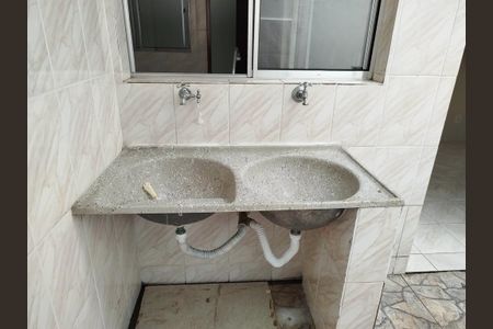 Casa para alugar com 47m², 2 quartos e sem vagaÁrea de serviço