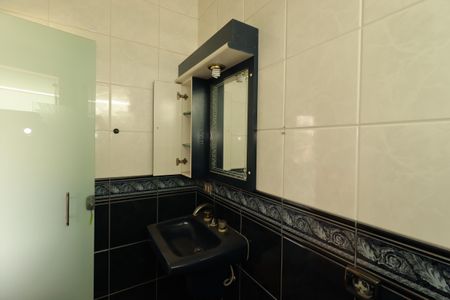 Casa para alugar com 470m², 3 quartos e 6 vagasBanheiro da Suíte 1