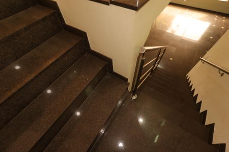 Casa à venda com 470m², 3 quartos e 6 vagasEscada