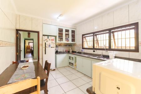 Casa à venda com 225m², 3 quartos e 3 vagas Casa à venda com 225m², 3 quartos e 3 vagasCozinha