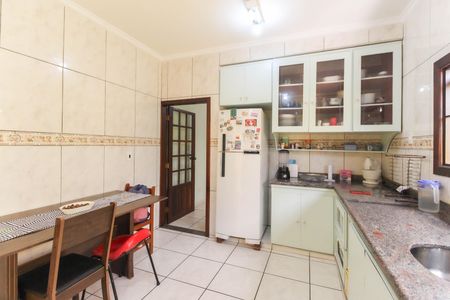 Casa à venda com 225m², 3 quartos e 3 vagas Casa à venda com 225m², 3 quartos e 3 vagasCozinha