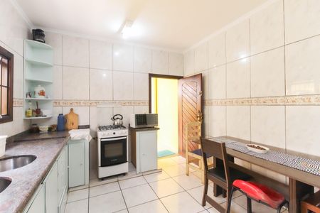 Casa à venda com 225m², 3 quartos e 3 vagasCozinha