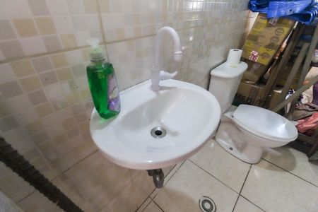 Casa à venda com 225m², 3 quartos e 3 vagas Casa à venda com 225m², 3 quartos e 3 vagasBanheiro da Garagem