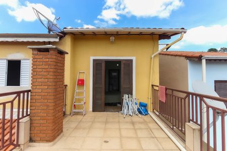 Casa à venda com 225m², 3 quartos e 3 vagas Casa à venda com 225m², 3 quartos e 3 vagasSacada Quarto 2 - Suíte