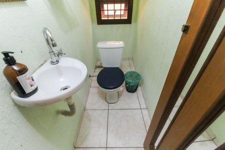 Casa à venda com 225m², 3 quartos e 3 vagas Casa à venda com 225m², 3 quartos e 3 vagasLavabo