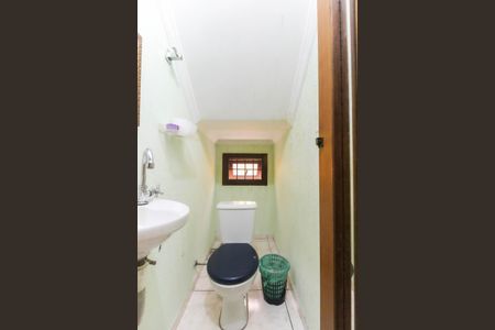 Casa à venda com 225m², 3 quartos e 3 vagas Casa à venda com 225m², 3 quartos e 3 vagasLavabo