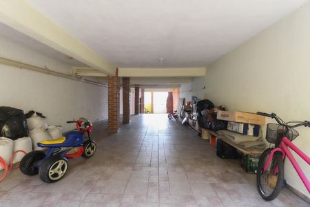 Casa à venda com 225m², 3 quartos e 3 vagas Casa à venda com 225m², 3 quartos e 3 vagasGaragem