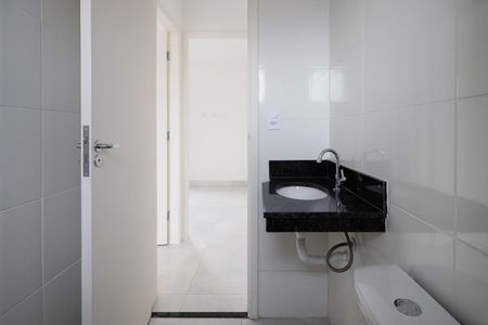 Apartamento à venda com 43m², 2 quartos e 1 vaga Apartamento à venda com 43m², 2 quartos e 1 vagaBanheiro
