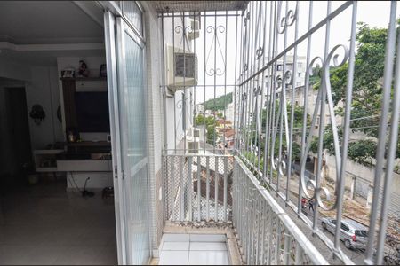 Apartamento à venda com 66m², 2 quartos e 1 vaga Apartamento à venda com 66m², 2 quartos e 1 vagaSala