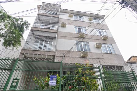 Apartamento à venda com 66m², 2 quartos e 1 vaga Apartamento à venda com 66m², 2 quartos e 1 vagaFachada