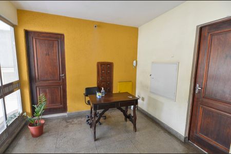 Apartamento à venda com 66m², 2 quartos e 1 vaga Apartamento à venda com 66m², 2 quartos e 1 vagaHall