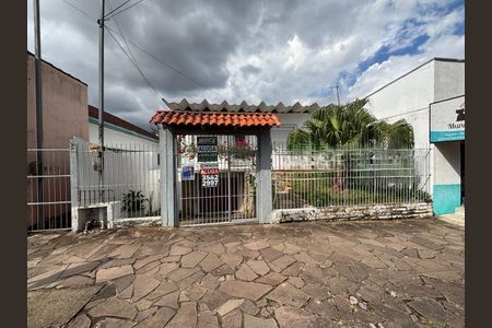 Casa para alugar com 130m², 2 quartos e 2 vagas Casa para alugar com 130m², 2 quartos e 2 vagasFachada