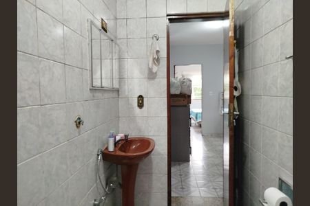 Casa à venda com 250m², 5 quartos e 5 vagas Casa à venda com 250m², 5 quartos e 5 vagasBanheiro 02