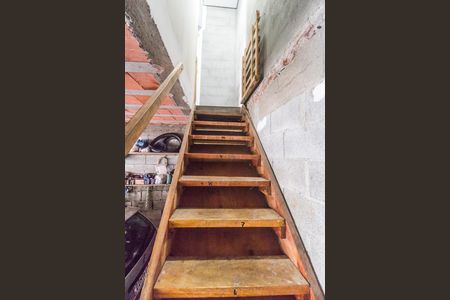 Casa à venda com 344m², 4 quartos e 4 vagasEscada