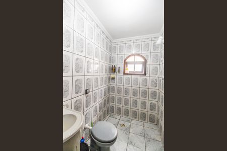 Casa à venda com 344m², 4 quartos e 4 vagasBanheiro
