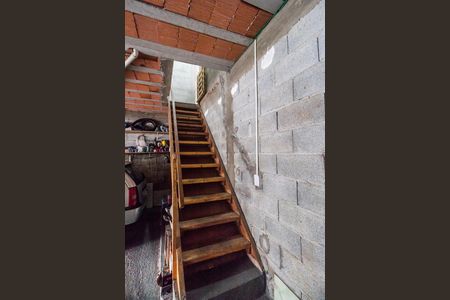 Casa à venda com 344m², 4 quartos e 4 vagasEscada