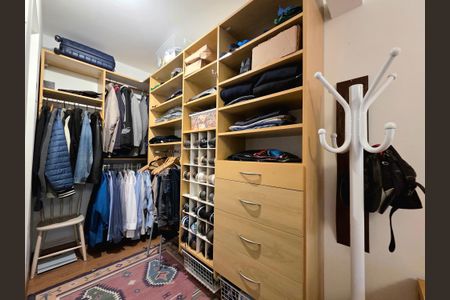 Apartamento à venda com 78m², 2 quartos e 1 vaga Apartamento à venda com 78m², 2 quartos e 1 vagaCloset da suíte