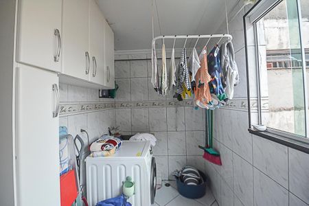 Casa à venda com 170m², 3 quartos e 2 vagas Casa à venda com 170m², 3 quartos e 2 vagasÁrea de Serviço