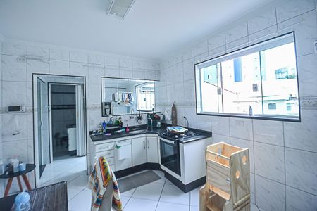 Casa à venda com 170m², 3 quartos e 2 vagas Casa à venda com 170m², 3 quartos e 2 vagasCozinha