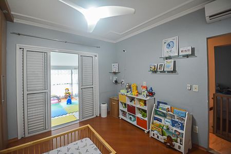 Casa à venda com 170m², 3 quartos e 2 vagas Casa à venda com 170m², 3 quartos e 2 vagasQuarto