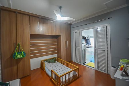 Casa à venda com 170m², 3 quartos e 2 vagas Casa à venda com 170m², 3 quartos e 2 vagasQuarto