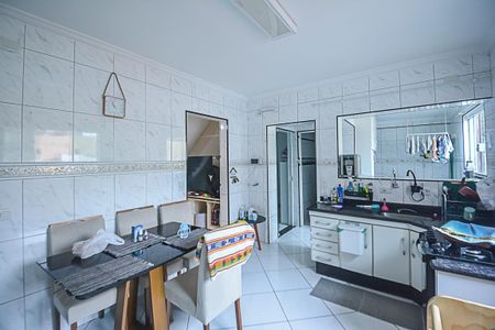 Casa à venda com 170m², 3 quartos e 2 vagas Casa à venda com 170m², 3 quartos e 2 vagasCozinha