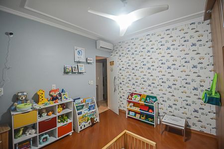 Casa à venda com 170m², 3 quartos e 2 vagas Casa à venda com 170m², 3 quartos e 2 vagasQuarto