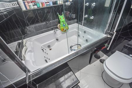 Casa à venda com 170m², 3 quartos e 2 vagas Casa à venda com 170m², 3 quartos e 2 vagasBanheiro da Suíte 2