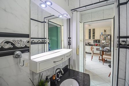 Casa à venda com 170m², 3 quartos e 2 vagas Casa à venda com 170m², 3 quartos e 2 vagasLavabo