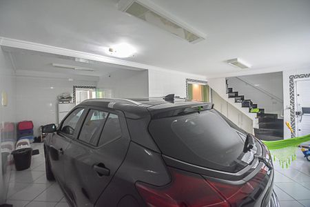 Casa à venda com 170m², 3 quartos e 2 vagas Casa à venda com 170m², 3 quartos e 2 vagasGaragem