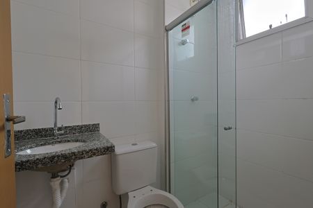 Banheiro da Suíte de apartamento para alugar com 3 quartos, 60m² em Fernão Dias, Belo Horizonte