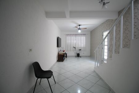 Sala de casa para alugar com 2 quartos, 85m² em Campo Limpo, São Paulo