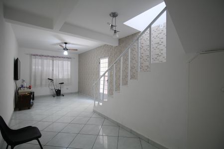 Sala de casa para alugar com 2 quartos, 85m² em Campo Limpo, São Paulo