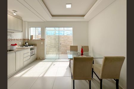 Apartamento para alugar com 70m², 2 quartos e 1 vagaSala de Jantar