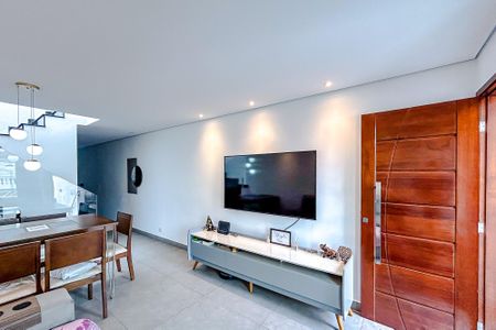 Casa à venda com 150m², 3 quartos e 4 vagasSala