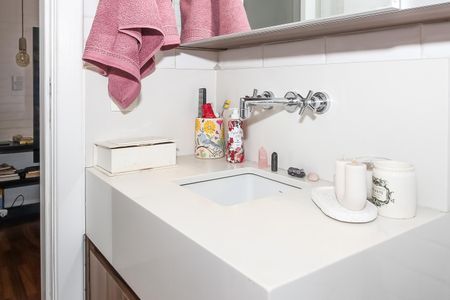 Apartamento à venda com 104m², 2 quartos e 2 vagasBanheiro da Suíte