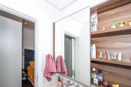 Apartamento à venda com 104m², 2 quartos e 2 vagasBanheiro da Suíte