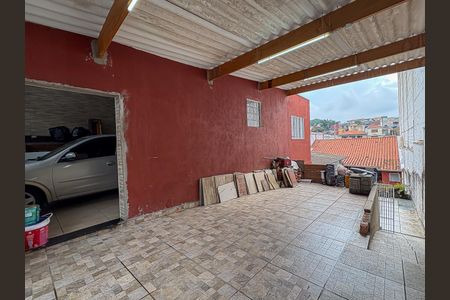 Casa à venda com 240m², 4 quartos e 2 vagas Casa à venda com 240m², 4 quartos e 2 vagasEntrada