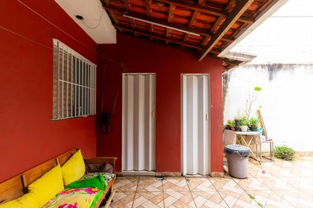 Casa à venda com 240m², 4 quartos e 2 vagas Casa à venda com 240m², 4 quartos e 2 vagasCasa 2