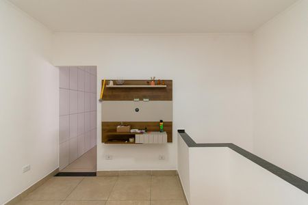 Casa à venda com 240m², 4 quartos e 2 vagas Casa à venda com 240m², 4 quartos e 2 vagasSala