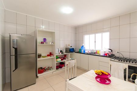 Casa à venda com 240m², 4 quartos e 2 vagas Casa à venda com 240m², 4 quartos e 2 vagasCozinha