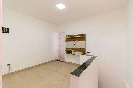 Casa à venda com 240m², 4 quartos e 2 vagas Casa à venda com 240m², 4 quartos e 2 vagasSala