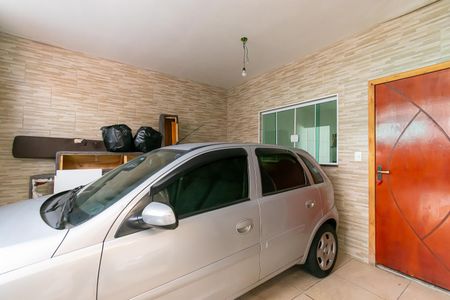 Casa à venda com 240m², 4 quartos e 2 vagas Casa à venda com 240m², 4 quartos e 2 vagasGaragem