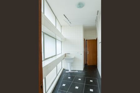 Apartamento à venda com 130m², 3 quartos e 1 vagaÁrea de Serviço