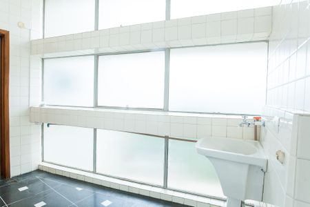 Apartamento à venda com 130m², 3 quartos e 1 vagaÁrea de Serviço