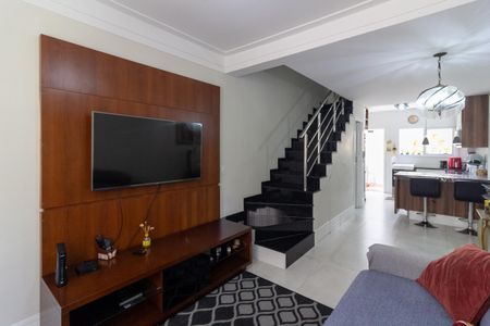 Casa de condomínio à venda com 101m², 2 quartos e 2 vagasSala