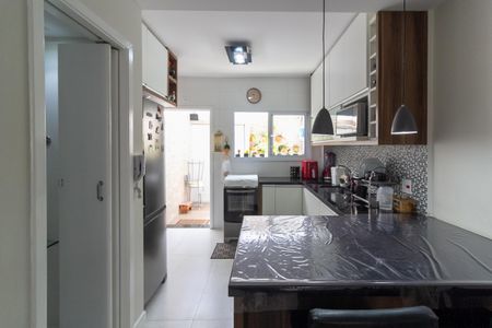 Casa de condomínio à venda com 101m², 2 quartos e 2 vagasCozinha