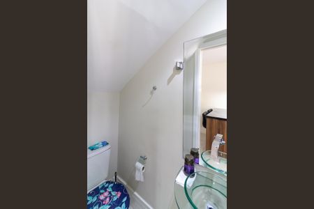 Casa de condomínio à venda com 101m², 2 quartos e 2 vagasLavabo