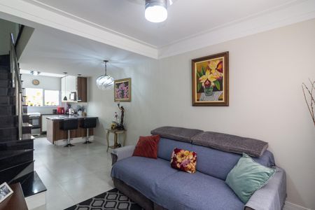 Casa de condomínio à venda com 101m², 2 quartos e 2 vagasSala